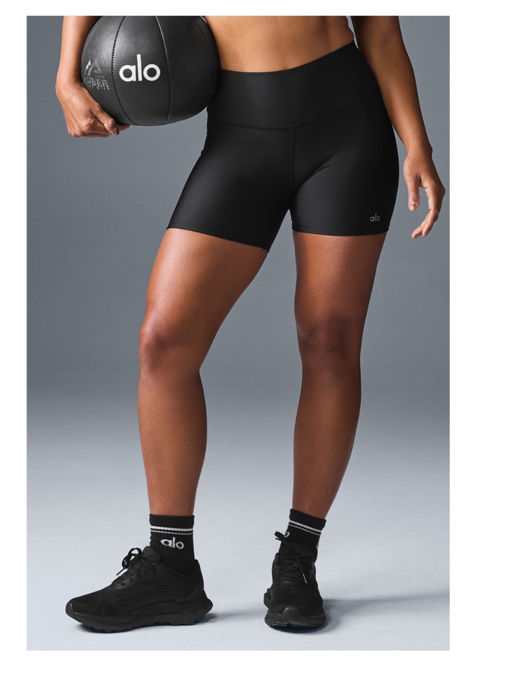 ALO Yoga Airlift Energy Short 5”- Black